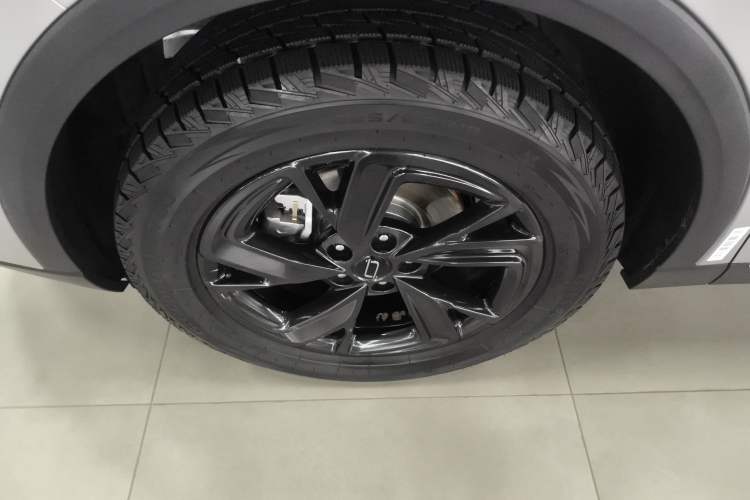 Used Bestune T90 2025 Dragon Edition 1.5T Enjoyment Model Left Front Wheel Hub