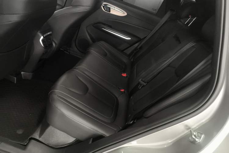 Used Bestune T90 2025 Dragon Edition 1.5T Enjoyment Model Left Rear Seat