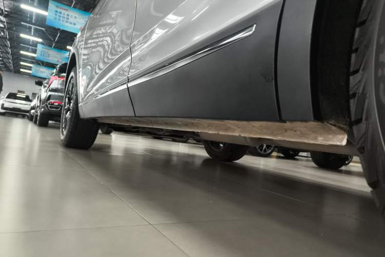 Used Bestune T90 2025 Dragon Edition 1.5T Enjoyment Model Left Side Sill