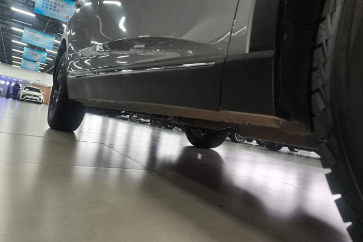 Used Bestune T90 2025 Dragon Edition 1.5T Enjoyment Model Right Side Sill