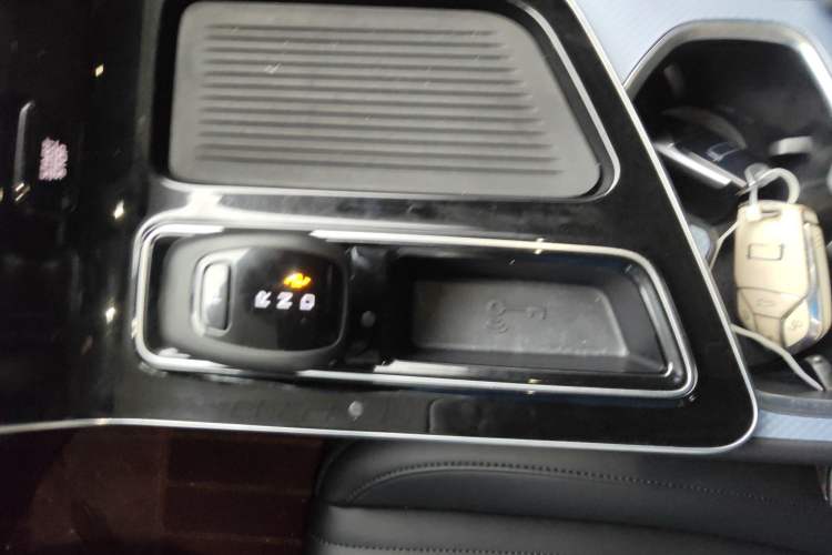 Used Bestune T90 2023 1.5T DCT Automatic Luxury Edition Gear Lever