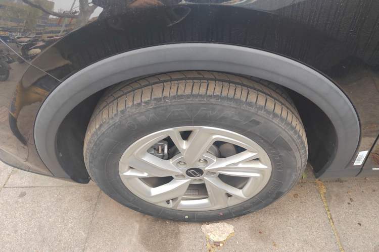 Used Bestune T90 2023 1.5T DCT Automatic Luxury Edition Left Front Wheel Hub
