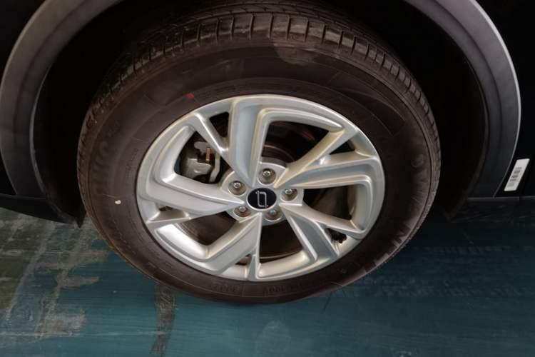 Used Bestune T90 2023 1.5T DCT Automatic Luxury Edition Left Front Wheel Hub