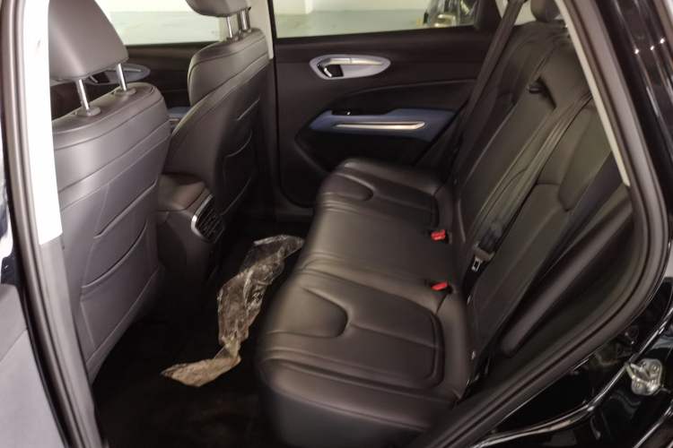 Used Bestune T90 2023 1.5T DCT Automatic Luxury Edition Left Rear Seat