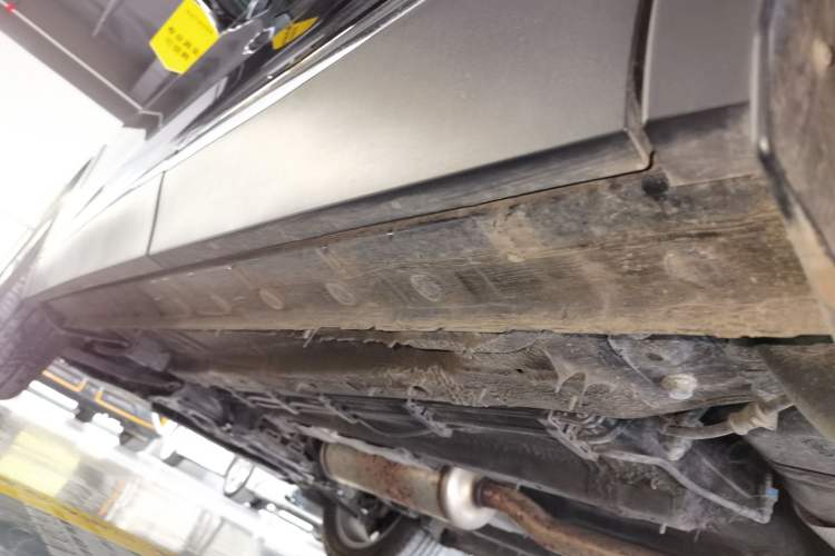 Used Bestune T90 2023 1.5T DCT Automatic Luxury Edition Left Side Sill
