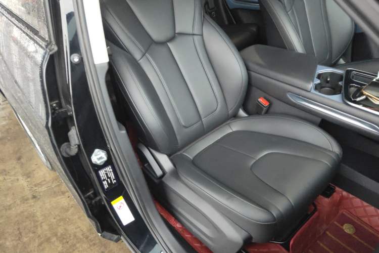 Used Bestune T90 2023 1.5T DCT Automatic Luxury Edition Right Front Seat