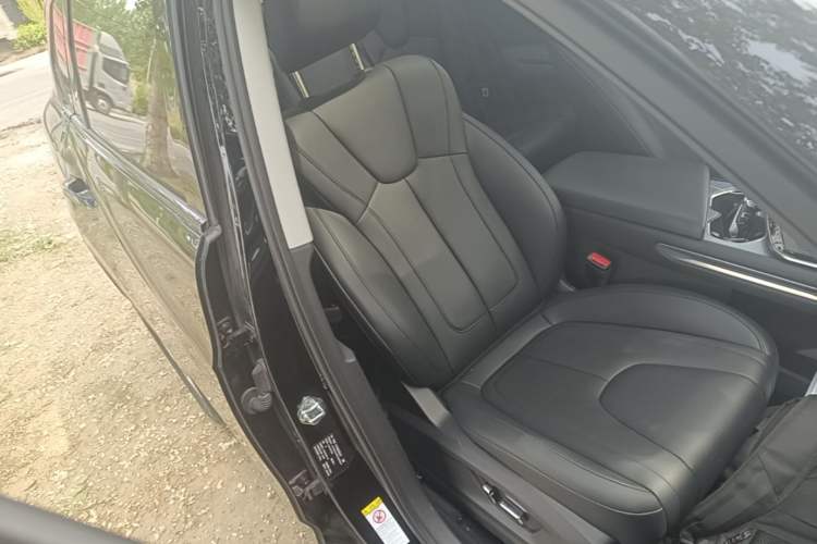 Used Bestune T90 2023 1.5T DCT Automatic Prestige Edition Right Front Seat