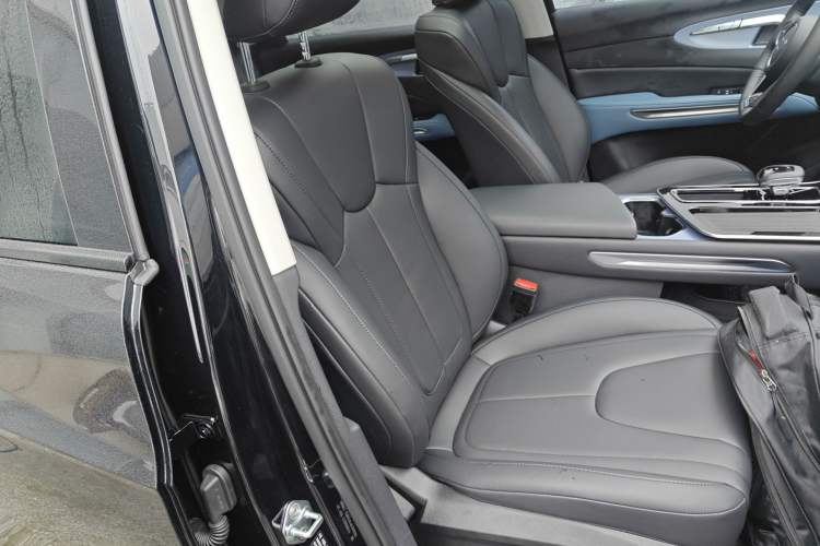 Used Bestune T90 2023 1.5T DCT Automatic Luxury Edition Right Front Seat