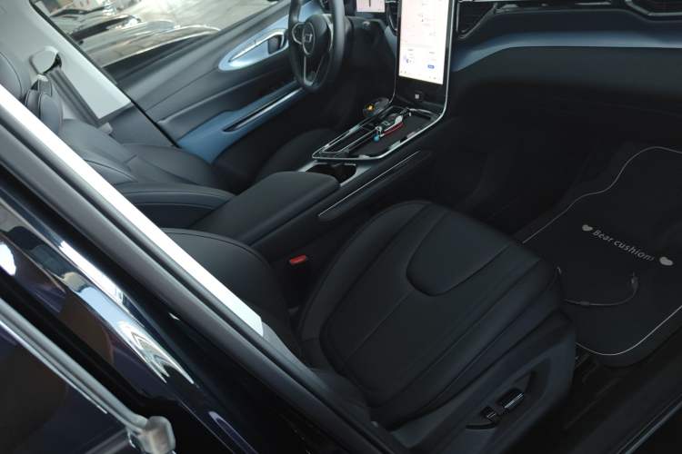 Used Bestune T90 2023 1.5T DCT Automatic Prestige Edition Right Front Seat