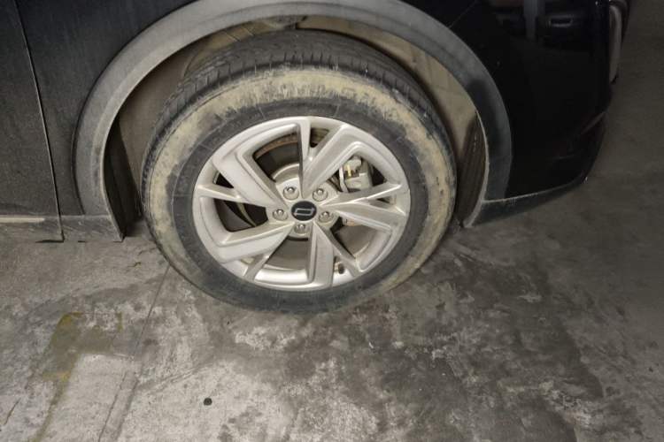 Used Bestune T90 2023 1.5T DCT Automatic Prestige Edition Right Front Wheel Hub