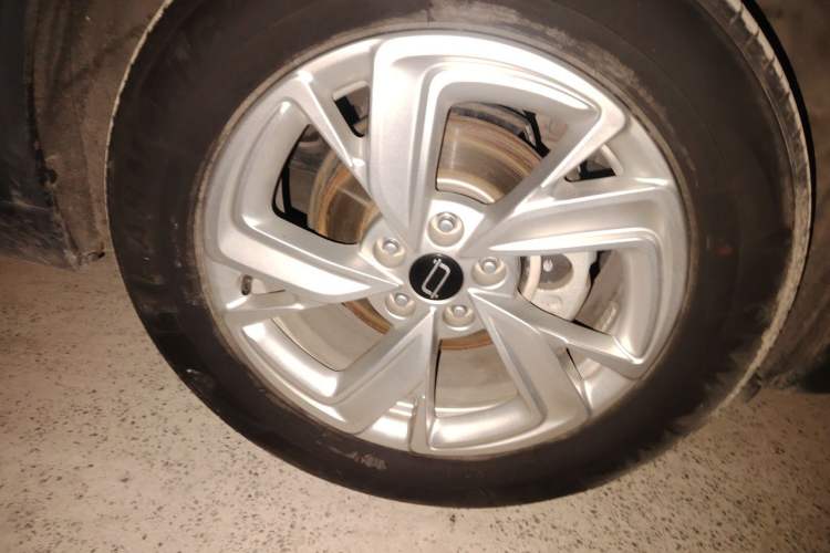 Used Bestune T90 2023 1.5T DCT Automatic Prestige Edition Right Front Wheel Hub