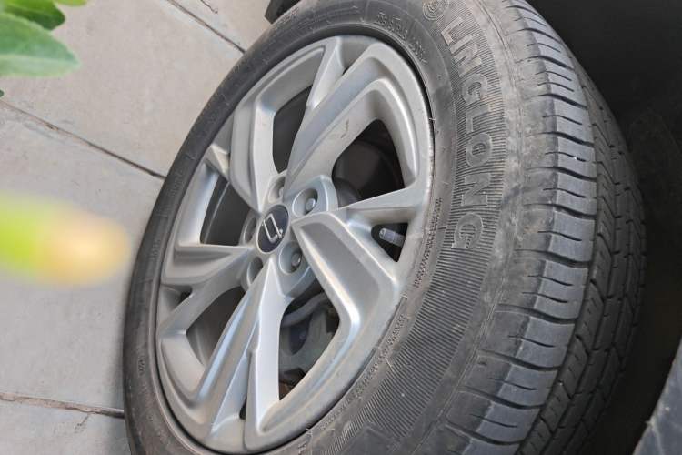 Used Bestune T90 2023 1.5T DCT Automatic Luxury Edition Right Front Wheel Hub