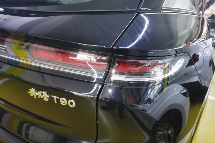 Used Bestune T90 2023 1.5T DCT Automatic Luxury Edition Right Rear Taillight