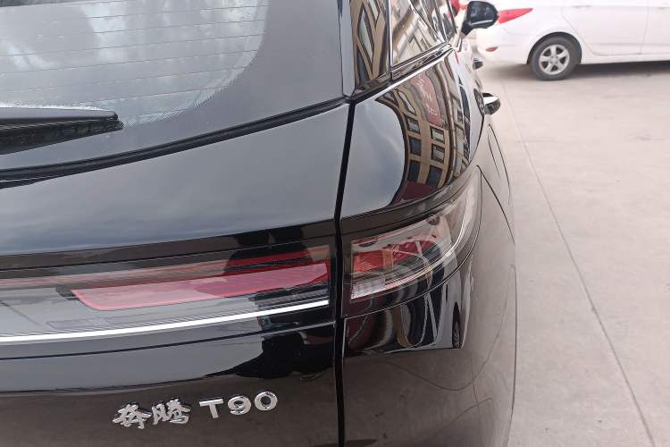 Used Bestune T90 2023 1.5T DCT Automatic Luxury Edition Right Rear Taillight