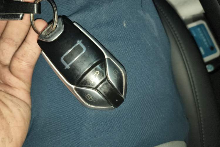 Used Bestune T90 2023 1.5T DCT Automatic Prestige Edition Vehicle Key