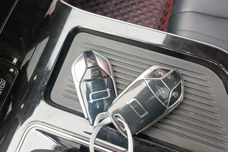 Used Bestune T90 2023 1.5T DCT Automatic Luxury Edition Vehicle Key