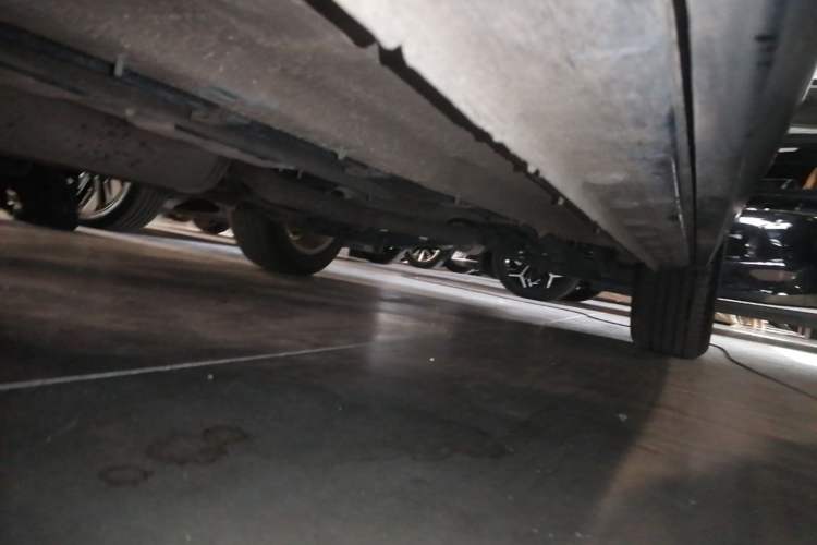 Used Bestune T90 2023 1.5T DCT Automatic Luxury Edition Left Side Sill
