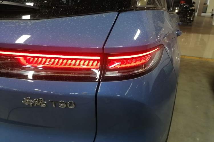 Used Bestune T90 2023 1.5T DCT Automatic Luxury Edition Right Rear Taillight