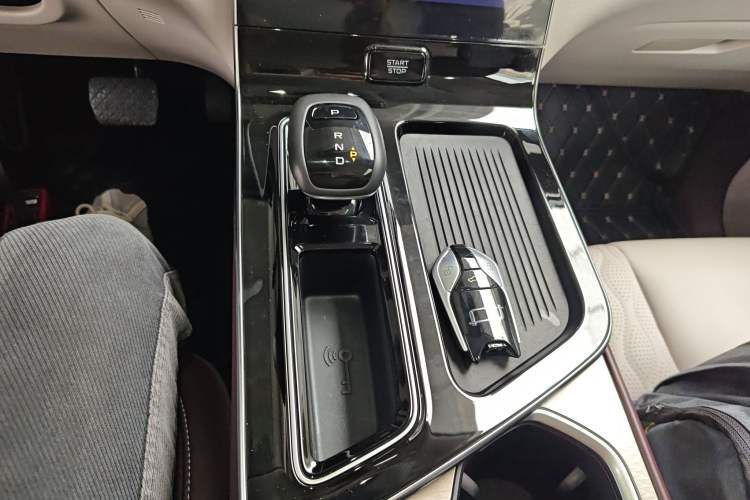 Used Bestune T90 2023 2.0T Automatic Flagship Edition Gear Lever