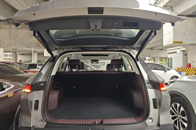 Used Bestune T90 2023 2.0T Automatic Flagship Edition Trunk