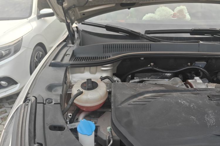 Used Bestune T90 2023 2.0T Automatic Flagship Edition Engine Bay Right