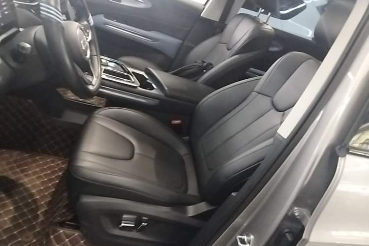 Used Bestune T90 2023 1.5T DCT Automatic Prestige Edition Left Front Seat