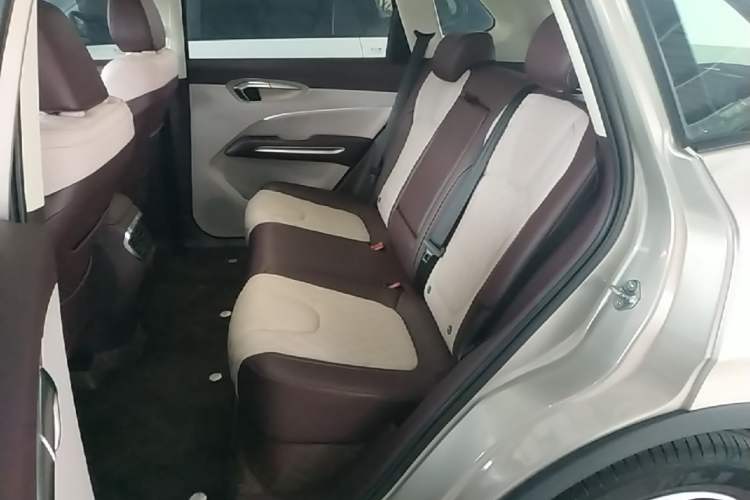 Used Bestune T90 2023 2.0T Automatic Flagship Edition Left Rear Seat