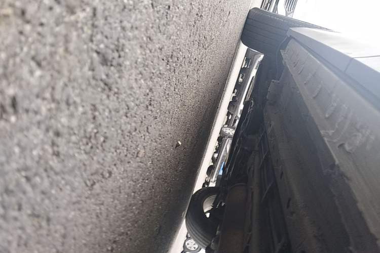 Used Bestune T90 2023 1.5T DCT Automatic Prestige Edition Left Side Sill