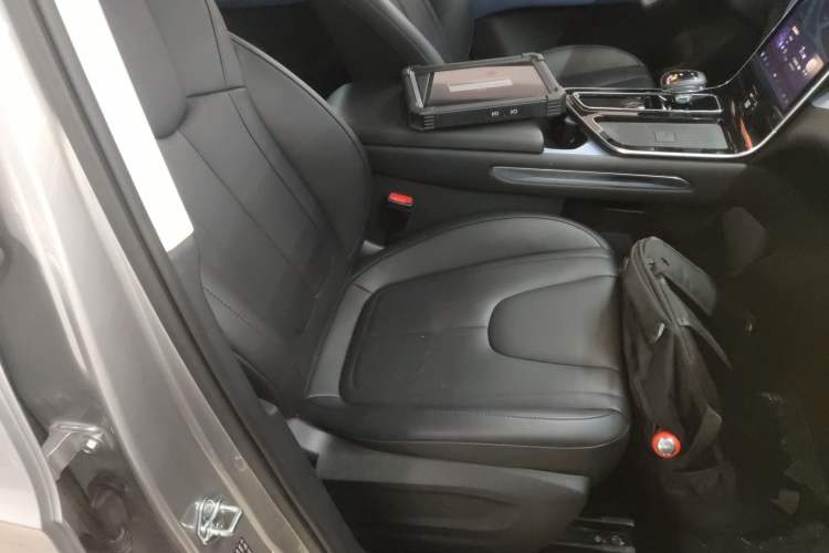Used Bestune T90 2023 1.5T DCT Automatic Luxury Edition Right Front Seat