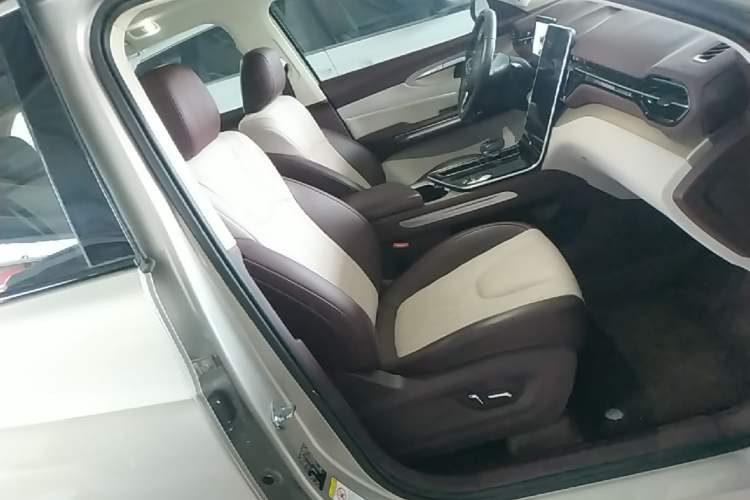 Used Bestune T90 2023 2.0T Automatic Flagship Edition Right Front Seat