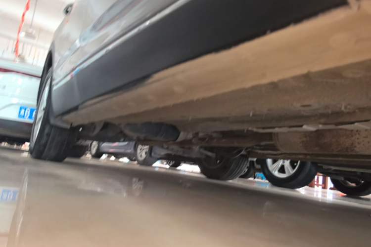 Used Bestune T90 2023 1.5T DCT Automatic Luxury Edition Right Side Sill