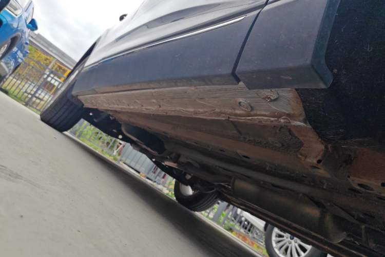 Used Bestune T90 2023 1.5T DCT Automatic Luxury Edition Right Side Sill