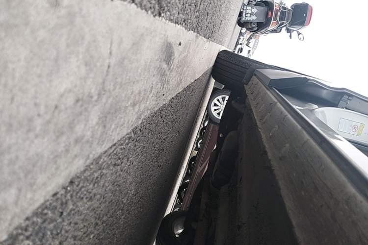 Used Bestune T90 2023 1.5T DCT Automatic Prestige Edition Right Side Sill