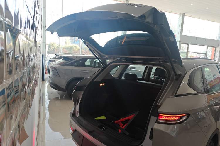 Used Bestune T90 2023 1.5T DCT Automatic Luxury Edition Trunk