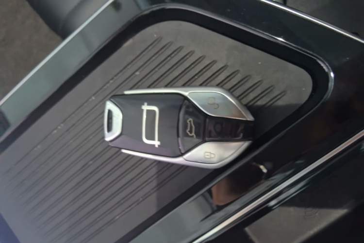 Used Bestune T90 2023 1.5T DCT Automatic Luxury Edition Vehicle Key