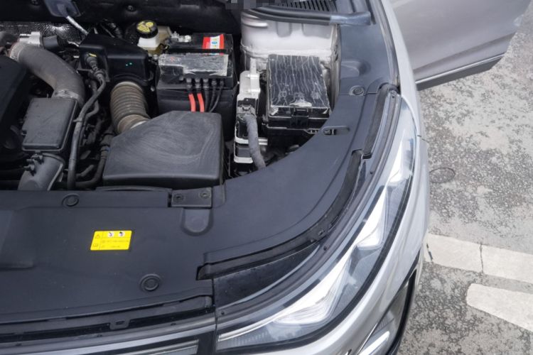 Used Bestune T90 2023 2.0T Automatic Flagship Edition Engine Bay Left