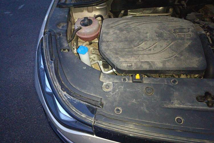 Used Bestune T90 2023 1.5T DCT Automatic Luxury Edition Engine Bay Right