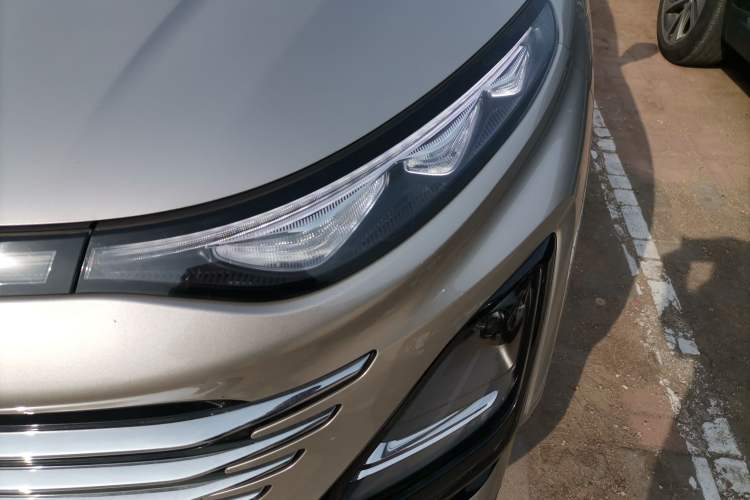 Used Bestune T90 2023 1.5T DCT Automatic Prestige Edition Left Front Headlight