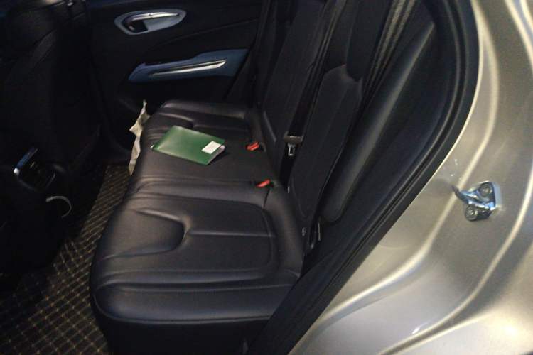 Used Bestune T90 2023 1.5T DCT Automatic Luxury Edition Left Rear Seat