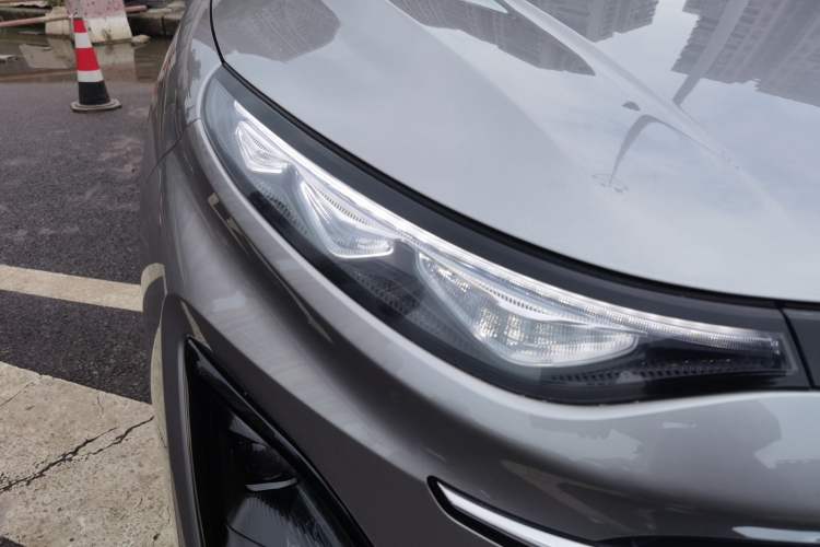 Used Bestune T90 2023 2.0T Automatic Flagship Edition Right Front Headlight