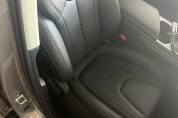 Used Bestune T90 2023 1.5T DCT Automatic Luxury Edition Right Front Seat