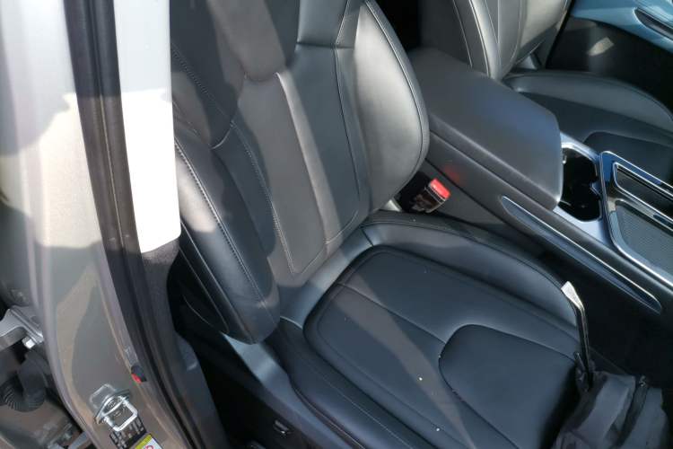 Used Bestune T90 2023 1.5T DCT Automatic Prestige Edition Right Front Seat