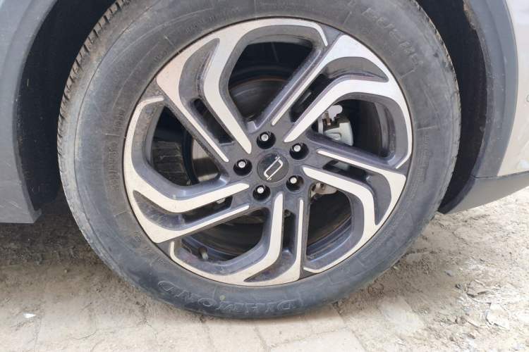 Used Bestune T90 2023 2.0T Automatic Flagship Edition Right Front Wheel Hub