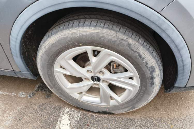 Used Bestune T90 2023 1.5T DCT Automatic Prestige Edition Right Front Wheel Hub