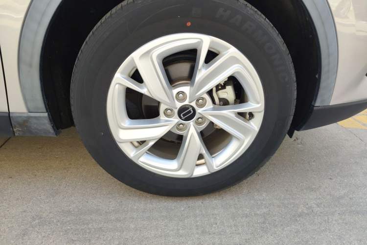Used Bestune T90 2023 1.5T DCT Automatic Luxury Edition Right Front Wheel Hub
