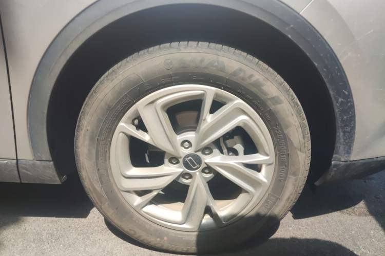 Used Bestune T90 2023 1.5T DCT Automatic Luxury Edition Right Front Wheel Hub
