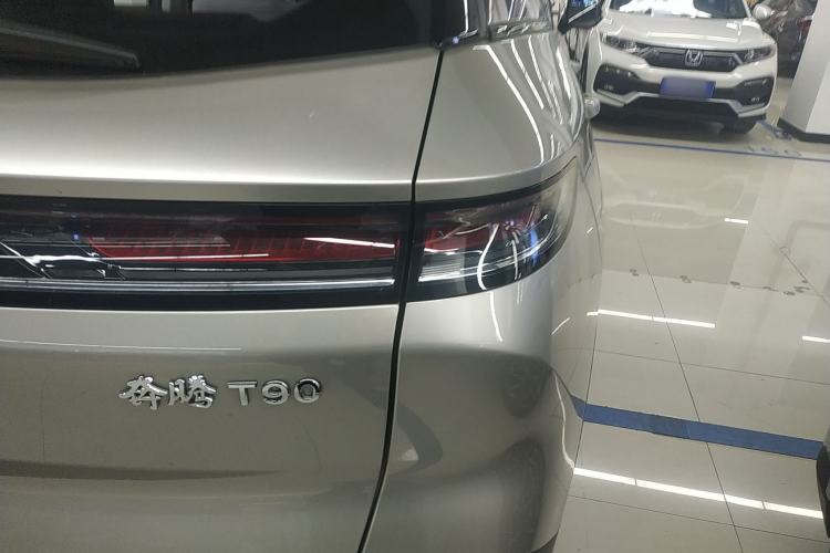 Used Bestune T90 2023 2.0T Automatic Flagship Edition Right Rear Taillight