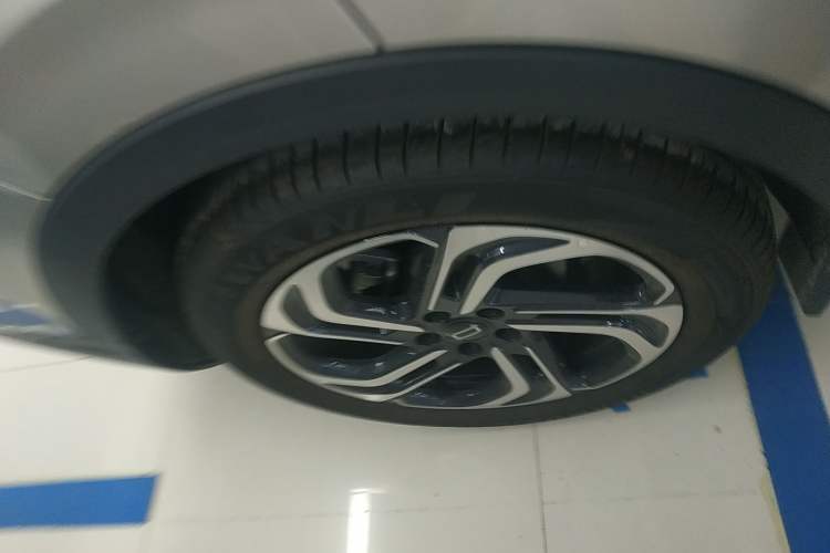 Used Bestune T90 2023 2.0T Automatic Flagship Edition Right Rear Wheel Hub
