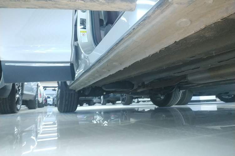 Used Bestune T90 2023 2.0T Automatic Flagship Edition Right Side Sill
