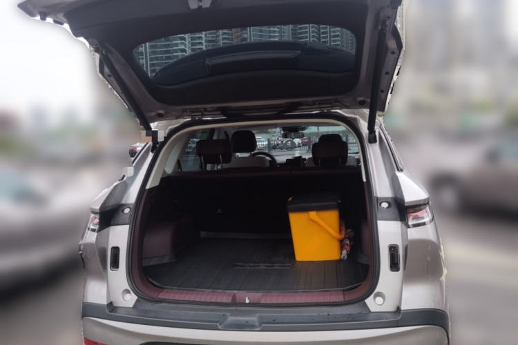 Used Bestune T90 2023 2.0T Automatic Flagship Edition Trunk